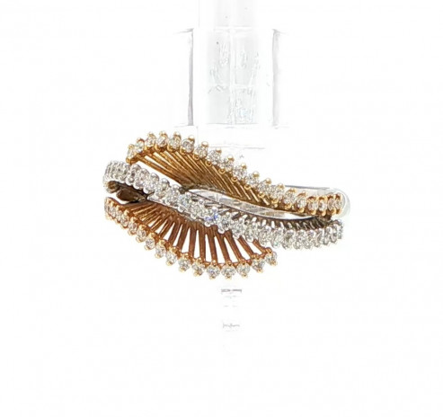 Elegant Wave-Pattern Ring